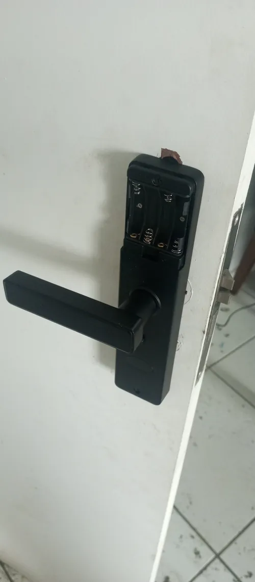 Fechadura inteligente instalada